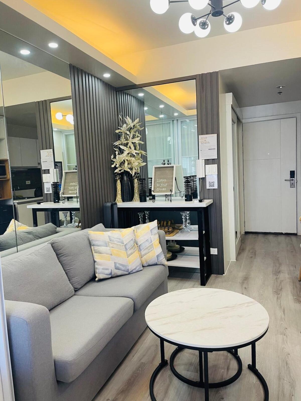 Apartment In Bel- Air Arthur's At Air Res Skyline View *